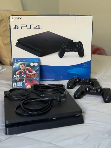 ? PS4 SLIM 1TB + 2 CONTROLES + PES 2015!