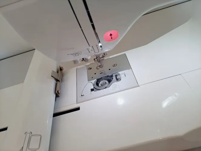 Máquina de Bordado Brother PE810L