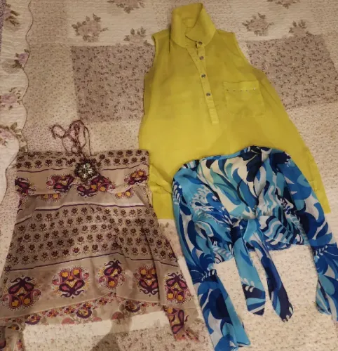 Kit com 3 blusinhas de musseline/ tule