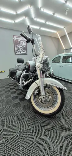 Harley Davidson Road King 2015 com mais de R$10k em acessórios