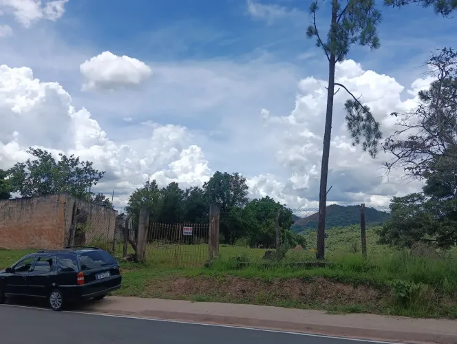 Terreno/Chácara/Araçariguama - Asfalto na porta - 2.650m2 - 1,5 km Rod Castelo Branco