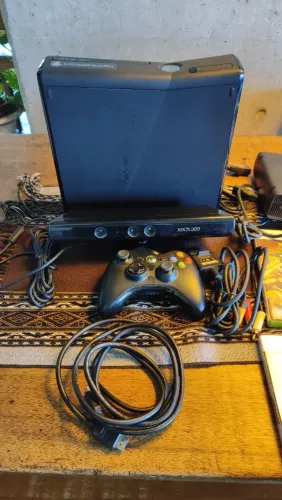 Vídeo game Xbox 360 com Kinect