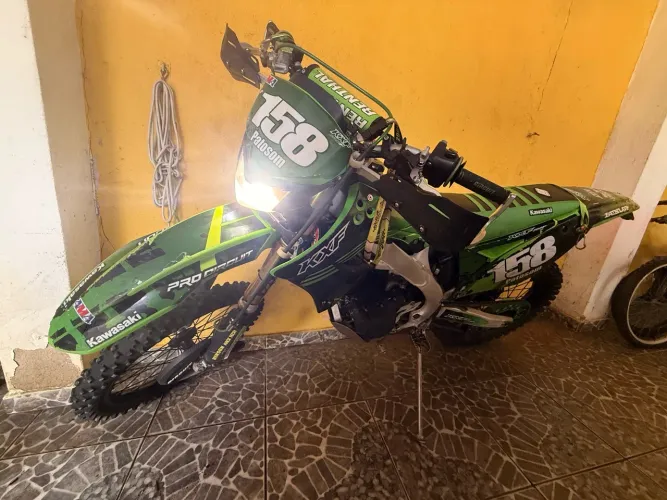 Vendo KX 250-F para trilha com nota fiscal.