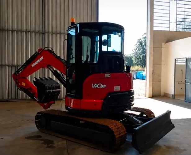 Escavadeira Yanmar Vio55 ano 2022, com 2.600 horas, ar condicionado, em SP