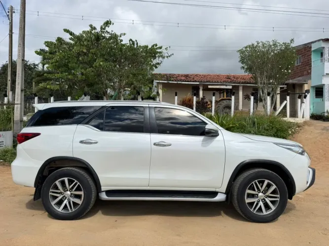 Toyota Hilux SW4 SRX 4X4 2.8 TDI 16V Dies. Aut. 2018