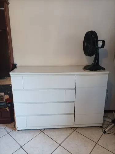 Vendo cômoda branca de MDP