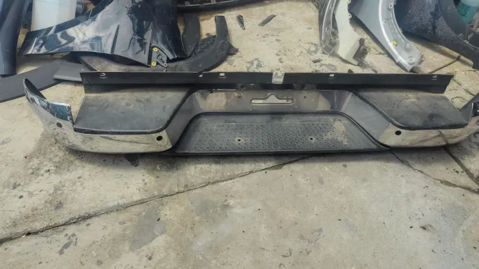 Parachoque traseiro Amarok com detalhe