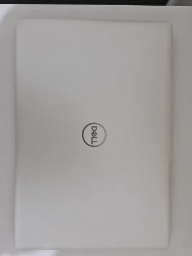 Notebook Dell Core i5 com SSD - Necessita Reparo na Tela e Teclado