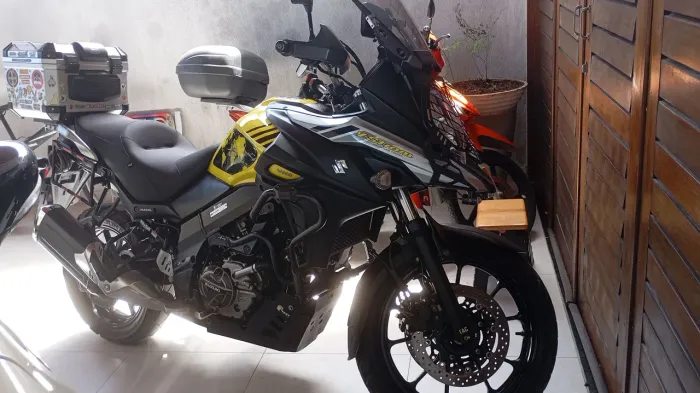 Vendo ou troco em CB 500 X . Moto do meu interesse. 