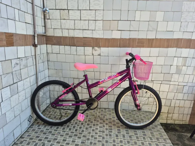 Bicicleta aro 20 Gata Marie semi nova