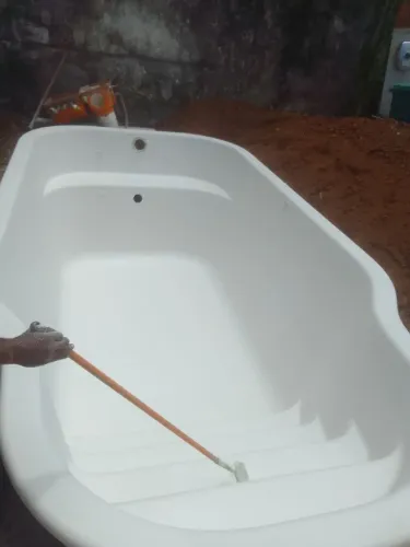 Conserto e pintura em piscina de fibra de vidro em toda Bahia 