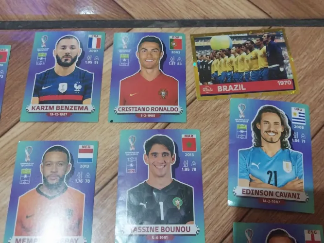 94 Figurinhas 2022 com Cristiano Ronaldo, Benzema, Kane e muitos craques