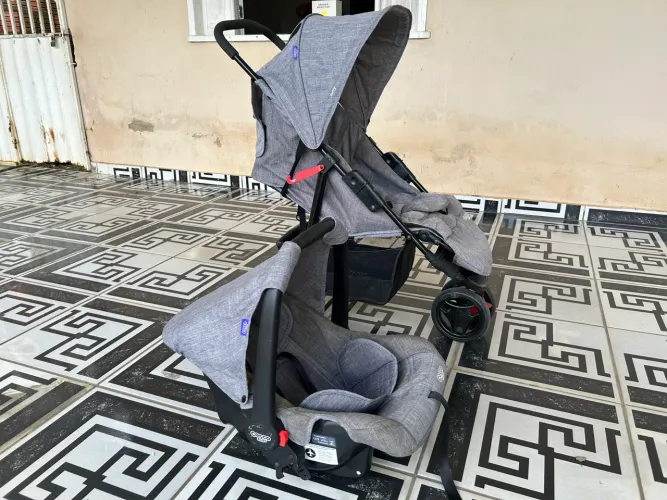 Carrinho de Bebê com Bebê Conforto c/ 2 capas e 1 Canguru para Bebê
