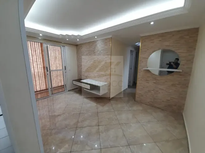 APARTAMENTO À VENDA EM FERRAZ: 3 DORMS, SACADA E VAGA, COM MOBILIA NA COZINHA