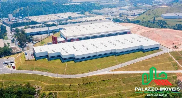 GALPÃO 1.535,79M2 EM CONDOMÍNIO FECHADO EM ITAPEVI SP