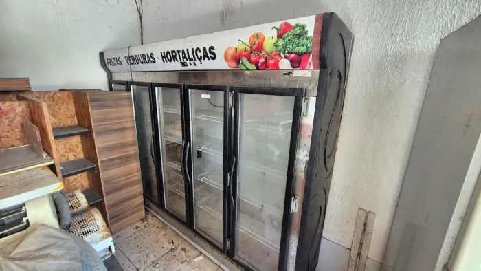EXPOSITOR REFRIGERAÇÃO AUTO SERVIÇO 5 PORTAS (220V)