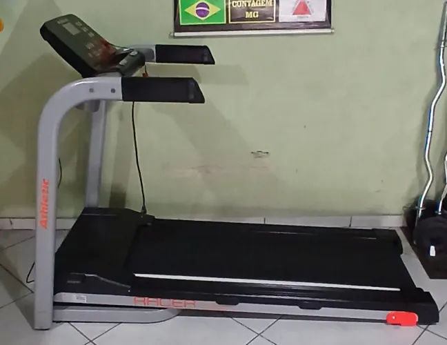 Até 4x sem juros - Esteira Elétrica Athletic Racer - 16 Km - 130 Kg - Novíssima