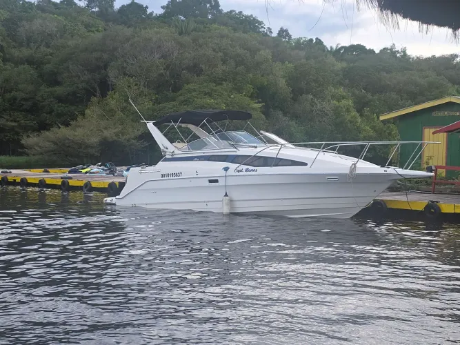 Lancha Bayliner 28 pés