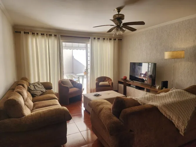Casa á Venda com 3 dormitórios sendo 1 Suíte no Parque da Represa - Jundiaí/SP