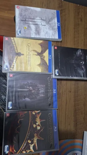 Box Game of Thrones Blu-ray - Temporadas 1 a 5 - 25 Discos