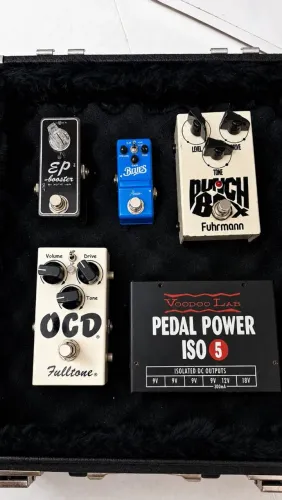 Pedais de guitarra