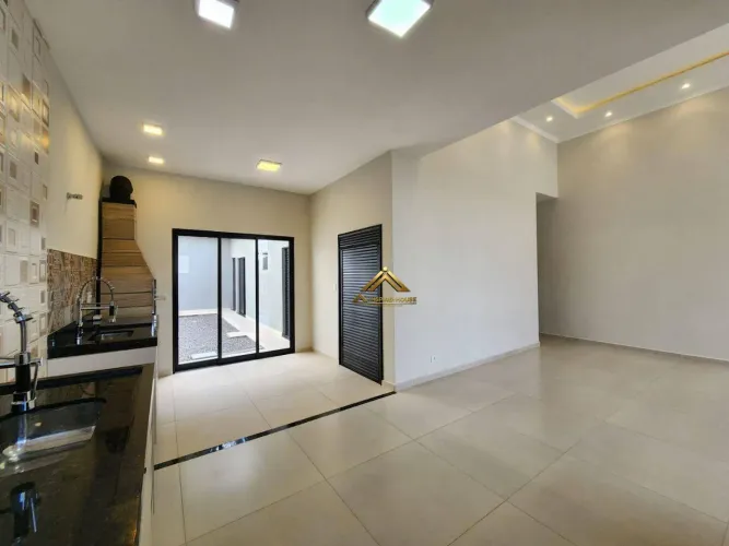 Casa com 3 dormitórios à venda, 130 m² por R$ 680.000 - Residencial Vila Romana - Pindamon