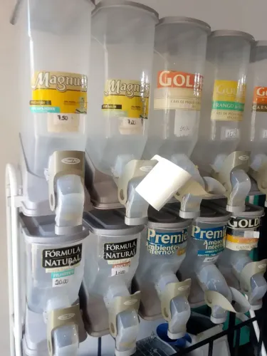 Dispensador de ração para pet shop