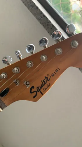 Guitarra Squier Mini by Fender