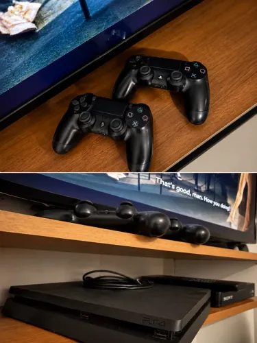 PlayStation 4 SLIM - 512GB + 2 Controles