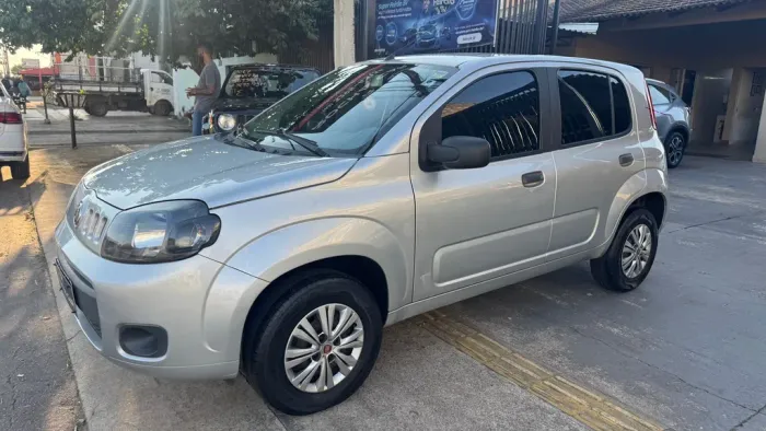 Fiat Uno Attractive 1.0 Flex 6V 5P 2016