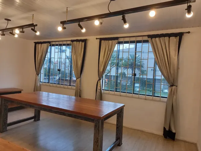 Sala/Conjunto para aluguel com 64 metros quadrados em Água Verde - Curitiba - Paraná