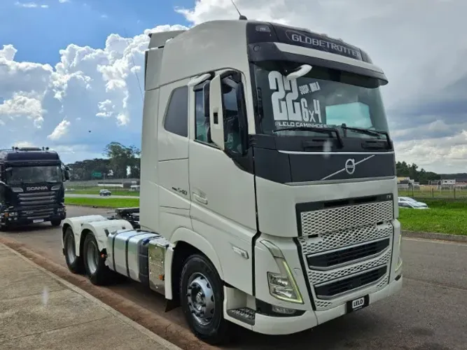Volvo FH 540 Globetrotter 6x4 Bug Leve Mola  Ano 22 Euro 5  Multimidia Baixo KM  Geladeira