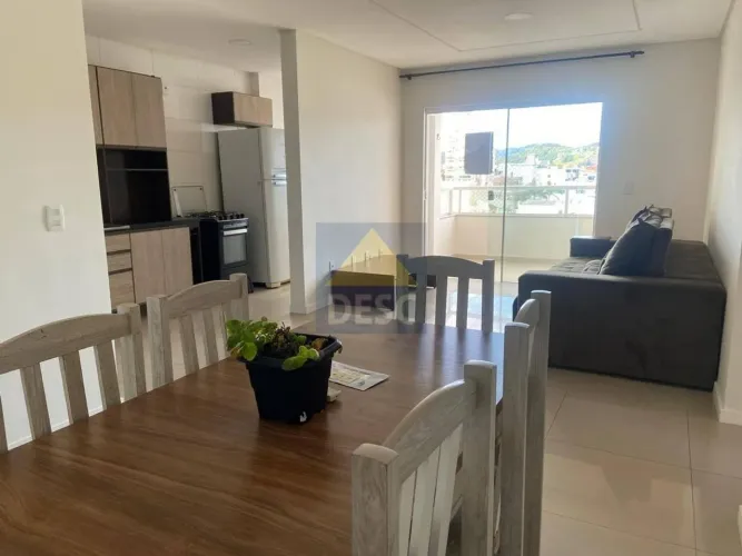 Apartamento para locação anual no centro de Camboriú de 03 dormitórios + 02 vagas