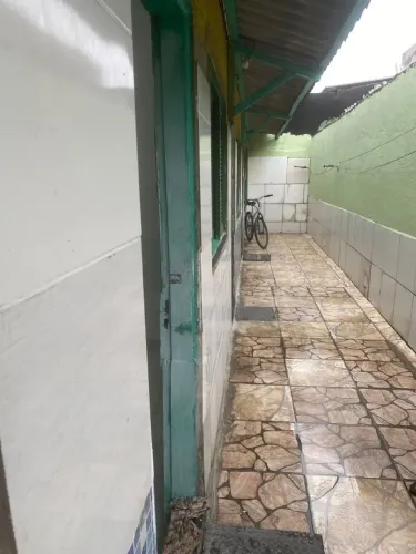 Alugo quarto cozinha banheiro área de serviço 
