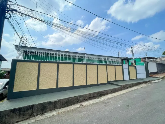 Casa no Conjunto Ajuricaba Planalto 3 Quartos Aceita Financiamento