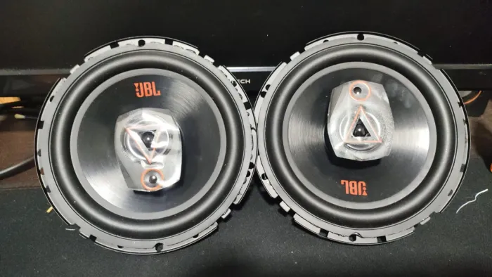 Vende-se alto falante da JBL original com garantia aceito cartão, parcela com a taxa
