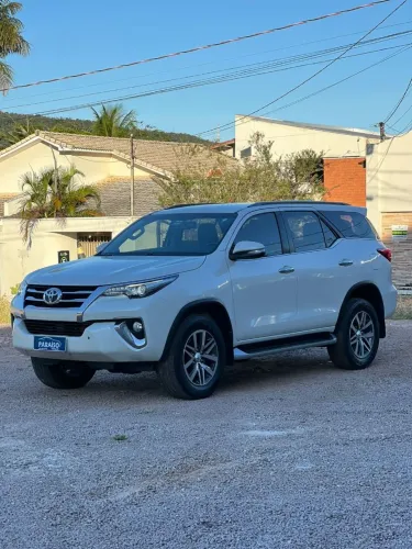 Toyota Hilux SW4 SRX 4X4 2.8 TDI 16V Dies. Aut. 2017