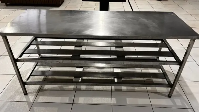 mesa de inox em otimo estado 