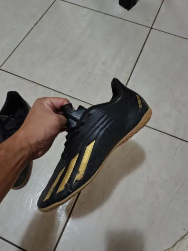 Chuteira Adidas