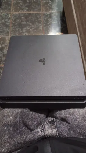 Ps4 semi novo 