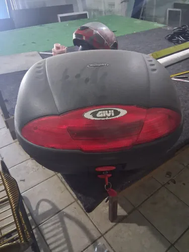 Baú givi