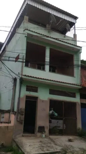 Venda de predinho quase 3 casa com terraço