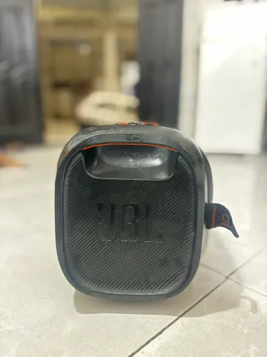 Vendo JBL PARTYBOX ON-THE-GO