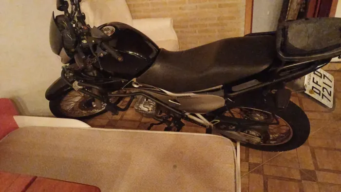Vendo moto Falcon 400 2003