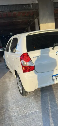 Toyota Etios X 1.3 Flex 16V 5P Mec. 2014