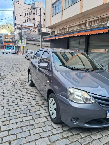Toyota Etios X 1.3 Flex 16V 5P Mec. 2014