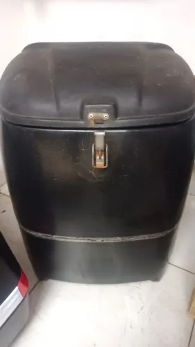 Baú 140 litros mais suporte completo