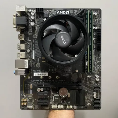 Kit Gamer Ryzen 5 1600 3.60GHz / Gigabyte GA-A320M-S2H / 16GB DDR4 ( 2 x 8GB )
