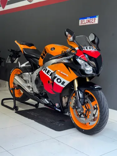 Honda cbr 1000rr FIREBLADE Repsol 2011