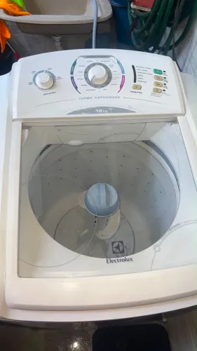 Lavadora de roupas Eletrolux